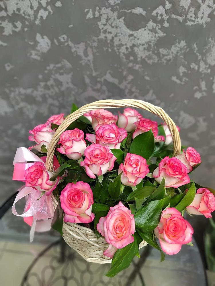 Цветочная композиция из Розы в корзине в Новой Деревне