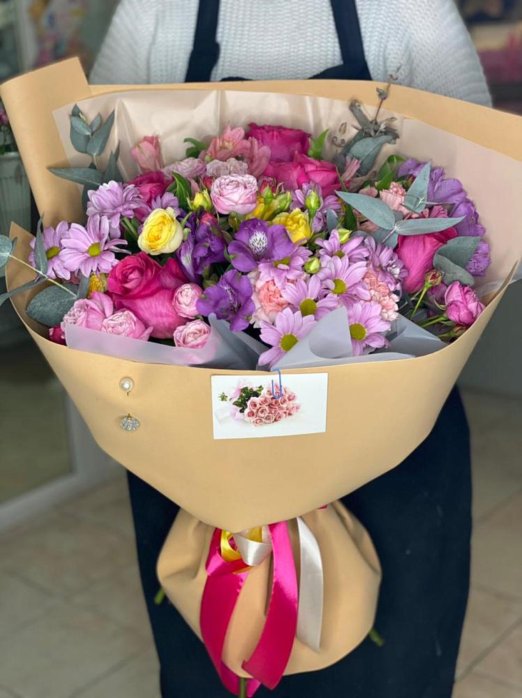 Букет цветов из: Хризантемы, Гвоздики и Альстромерии в Новой Деревне