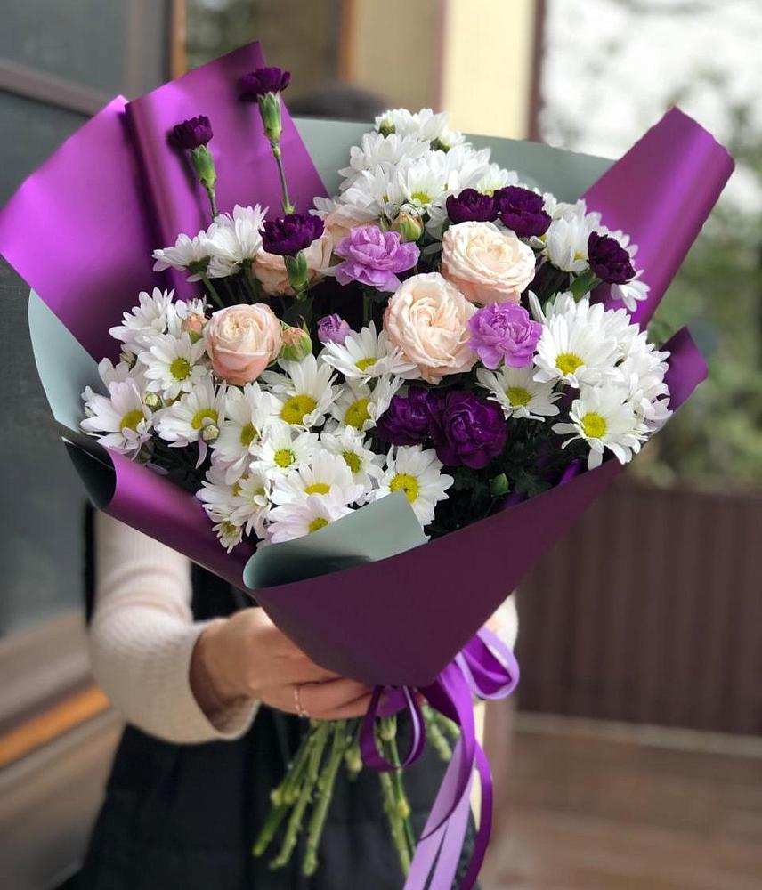 Букет цветов из: Хризантемы, Гвоздики и Розы в Новой Деревне