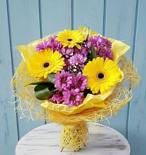 Букет цветов из:  Хризантемы и Герберы в Новой Деревне