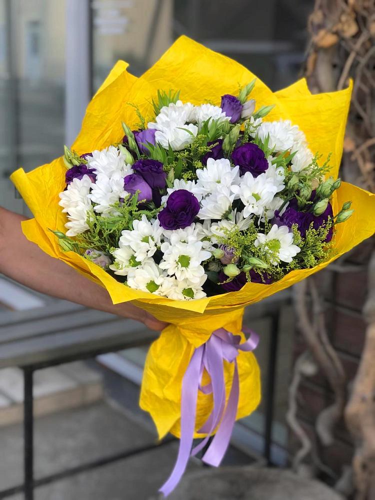 Букет цветов из: Ирисы, Хризантемы и Ромашки в Новой Деревне