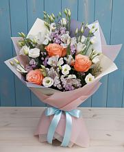 Букет цветов из:  Лизиантусы, Розы, Альстромерии и Гипсофила в Новой Деревне