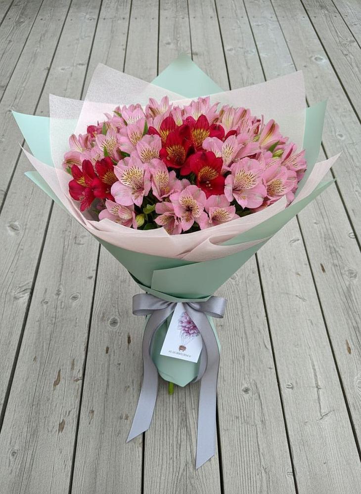 Букет цветов из: Альстромерии в Новой Деревне