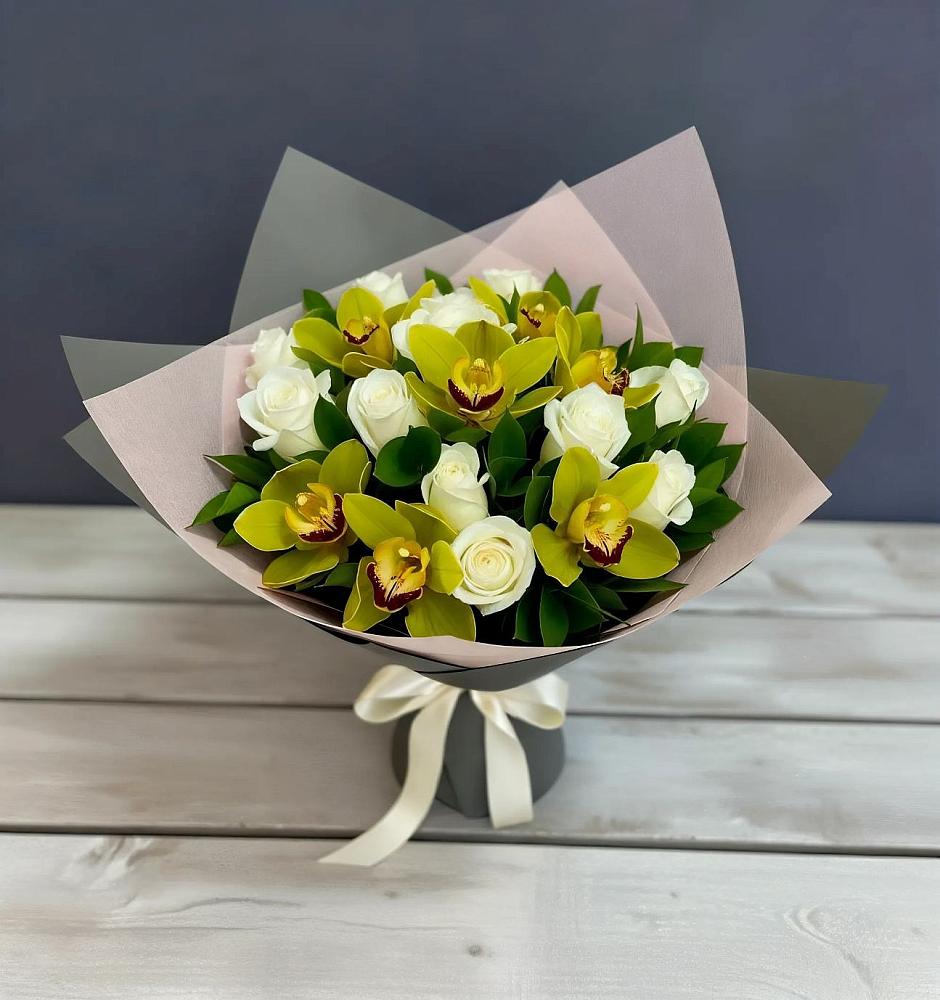 Букет цветов из: Орхидеи и Розы в Новой Деревне