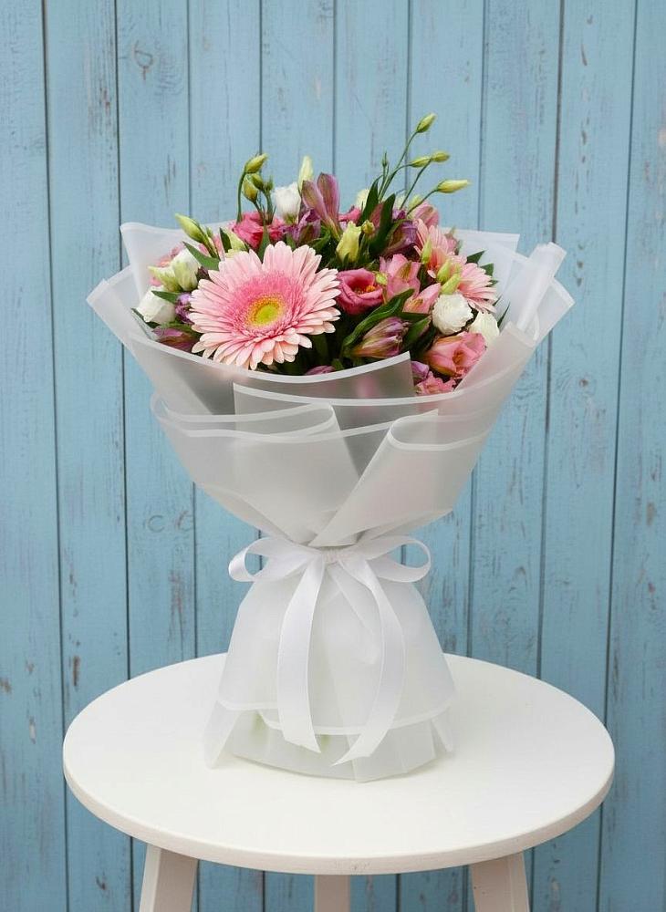 Букет цветов из: Герберы, Альстромерии и Лизиантусы в Новой Деревне