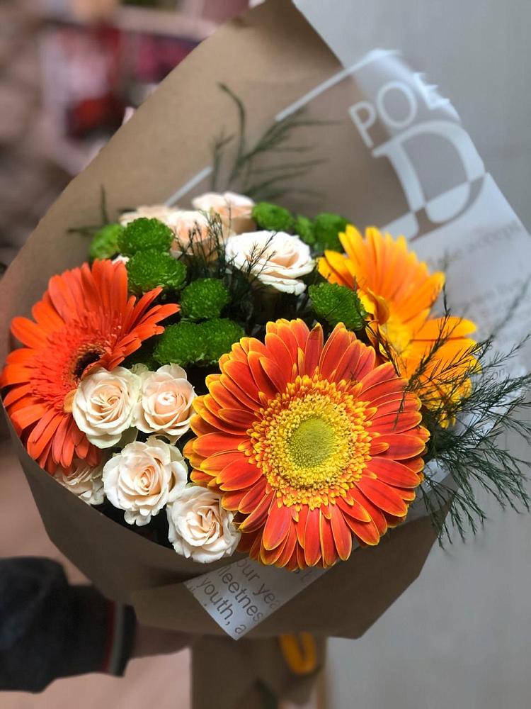 Букет цветов из: Герберы, Хризантемы и Розы в Новой Деревне