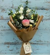 Букет цветов из:  Розы и Лизиантусы в Новой Деревне